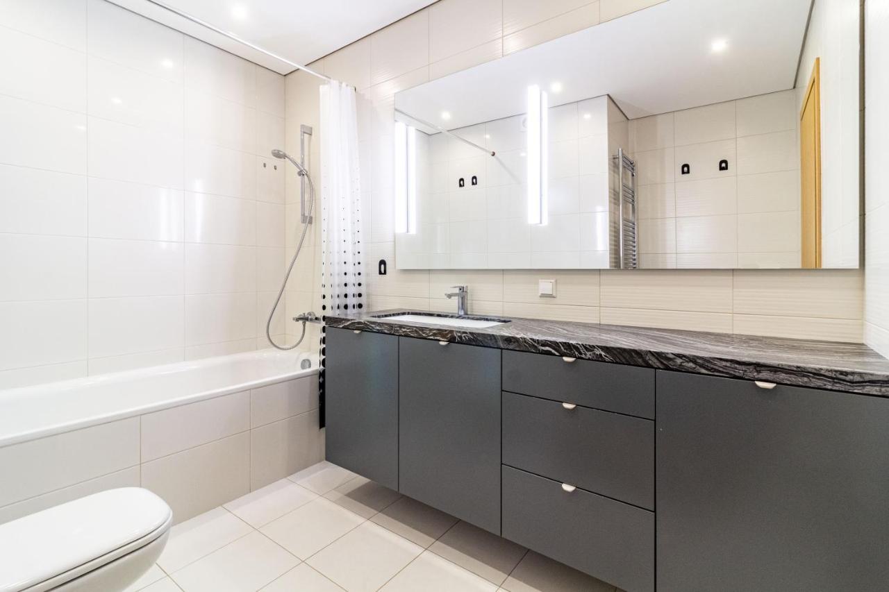 Cohost I Sunny Center Apt, Covered Parking, Balcony & Self Check-In Kaunas Exterior foto