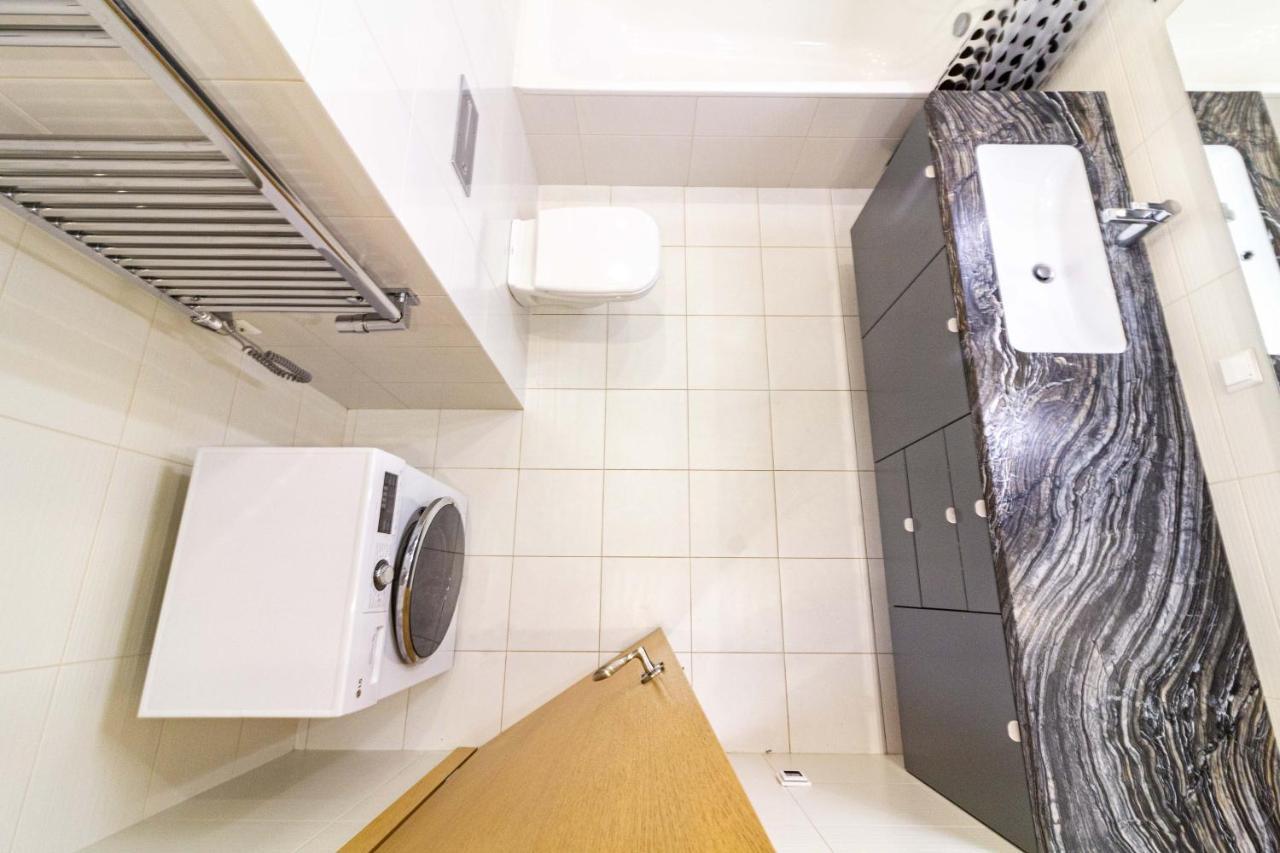 Cohost I Sunny Center Apt, Covered Parking, Balcony & Self Check-In Kaunas Exterior foto
